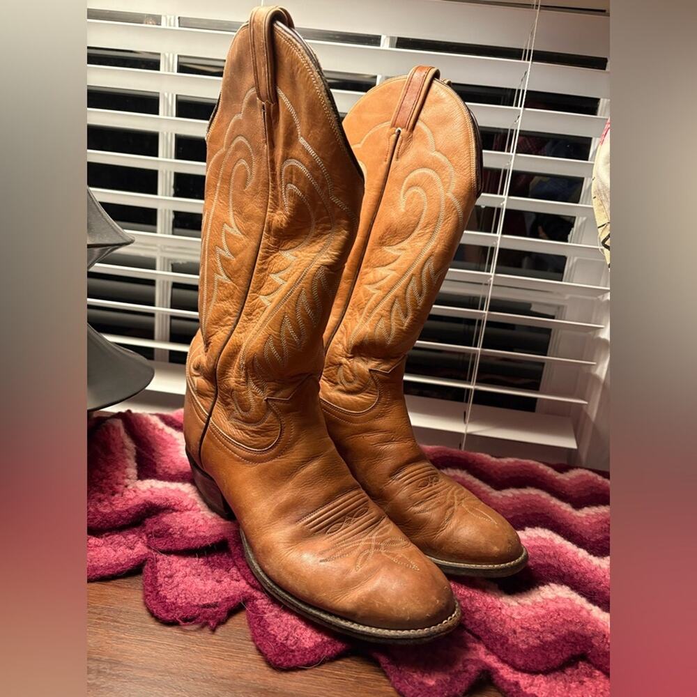 Tony Lama cowboy boots